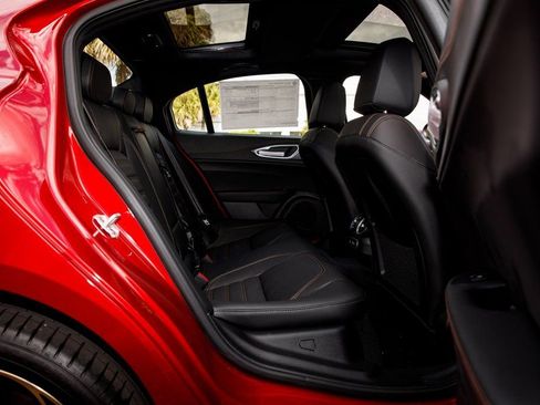 New 2025 Alfa Romeo Giulia AWD w/ Driving Assist Package image 32