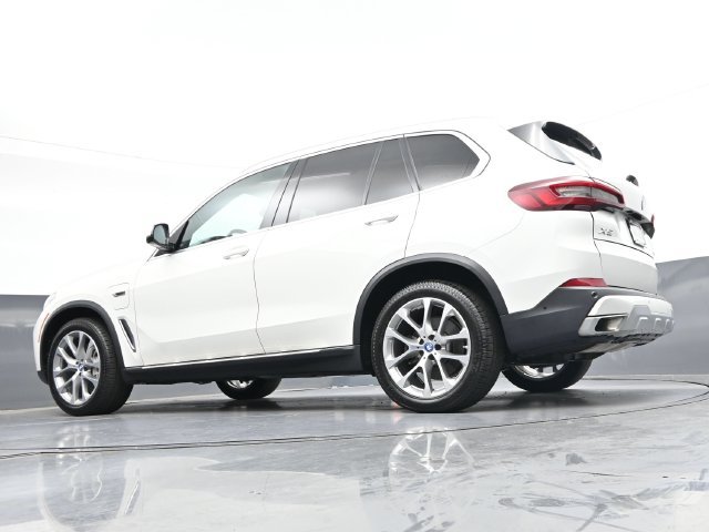 Used 2023 BMW X5 xDrive45e AWD/4WD image 36
