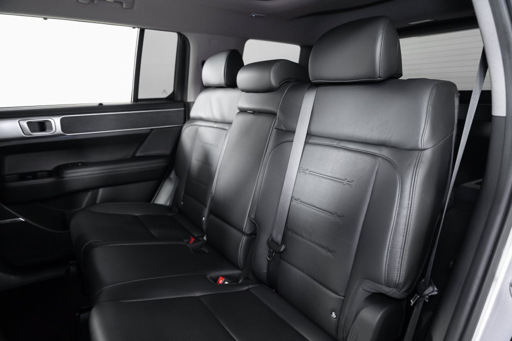 Certified 2024 Hyundai Santa Fe Limited FWD image 22