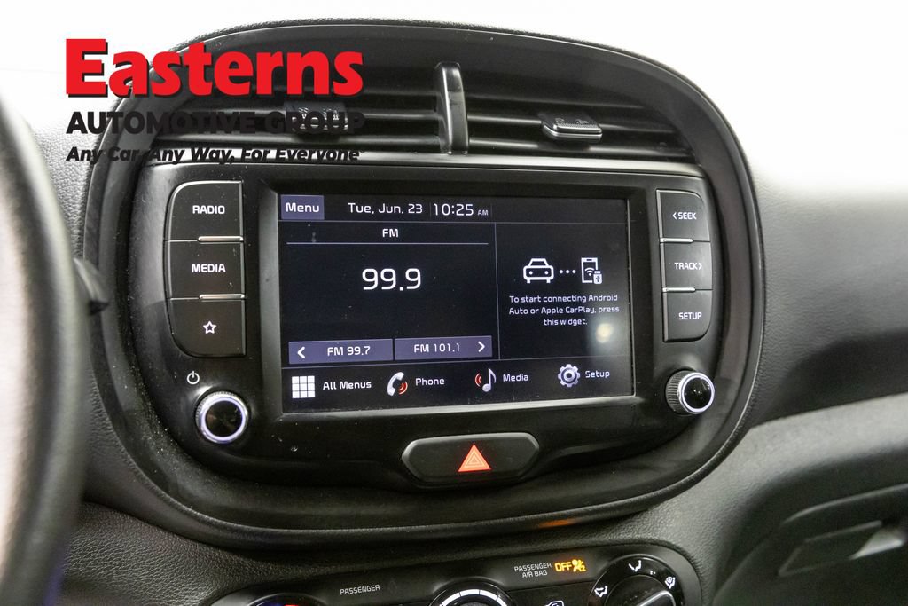 Used 2023 Kia Soul LX w/ Option Group 015 FWD image 21