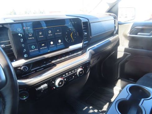 Used 2022 Chevrolet Silverado 1500 LT w/ Convenience Package II AWD/4WD image 35