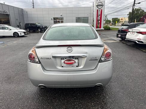 Used 2011 Nissan Altima 2.5 S w/ Special Edition Pkg FWD image 4