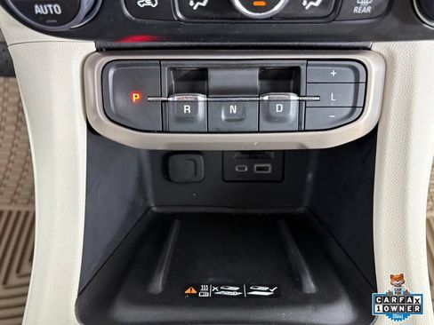 Used 2023 GMC Acadia Denali w/ Denali Ultimate Package AWD/4WD image 24