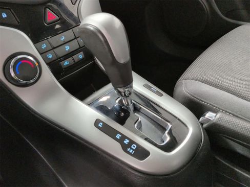 Used 2014 Chevrolet Cruze LT image 30