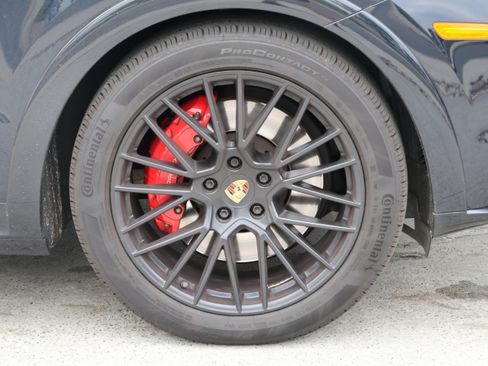 Used 2021 Porsche Cayenne GTS AWD/4WD image 11