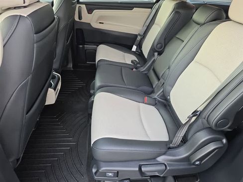 Used 2025 Honda Odyssey Elite image 18
