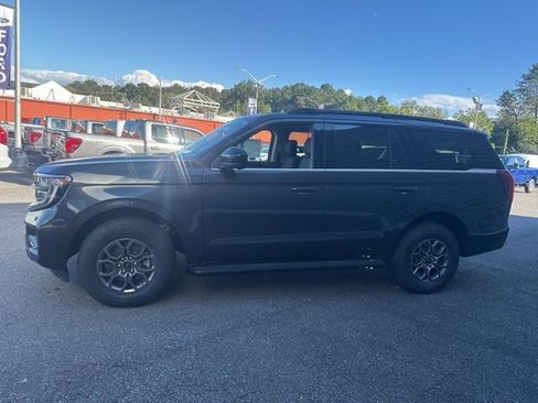 New 2025 Ford Expedition Active image 6