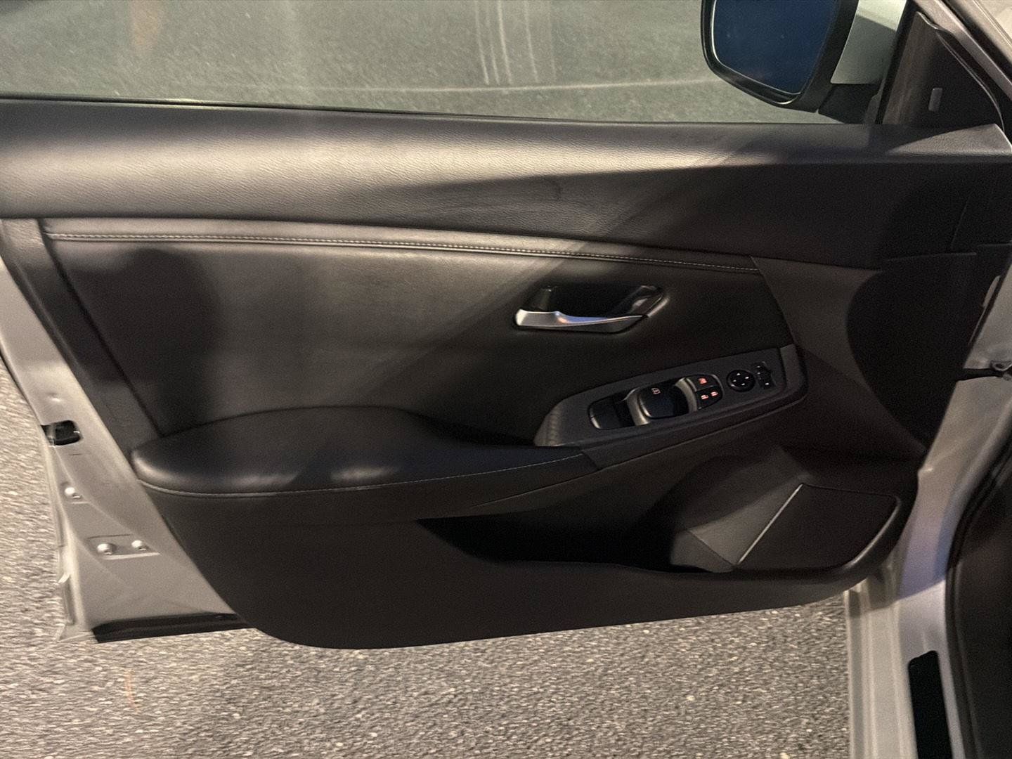 Used 2023 Nissan Sentra SV w/ All-Weather Package FWD image 16