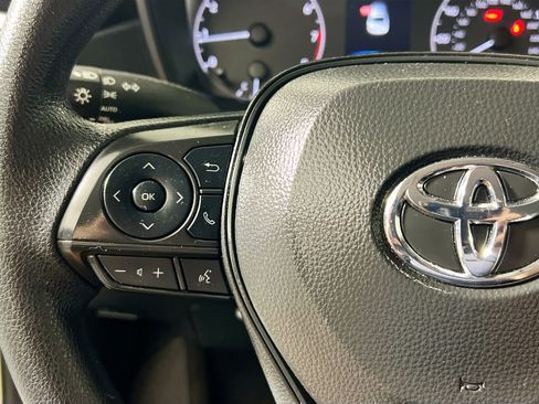 Used 2025 Toyota Corolla LE image 18