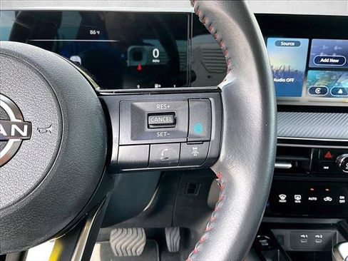 Used 2025 Nissan Kicks SR FWD image 21