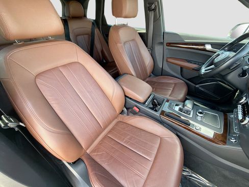 Used 2018 Audi Q5 Prestige w/ Prestige Package image 15