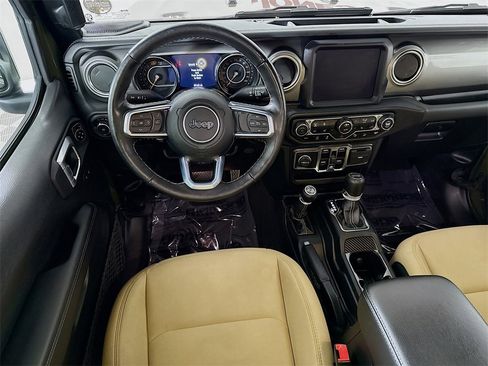 Used 2020 Jeep Wrangler Unlimited Sahara image 4