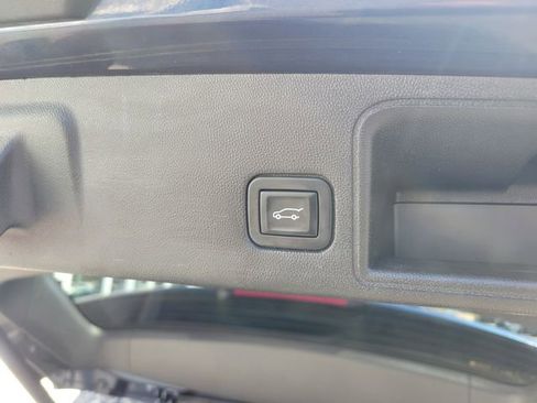 Used 2019 GMC Terrain SLT w/ Preferred Package image 8