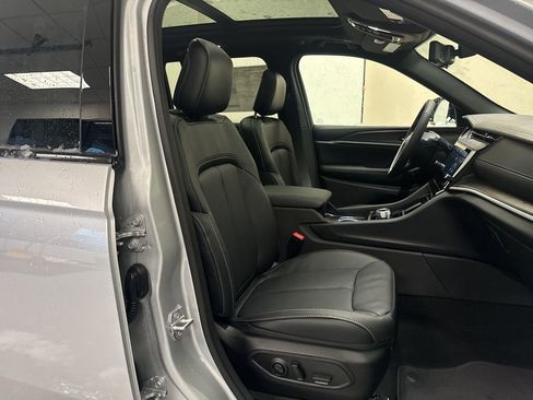 New 2026 Jeep Grand Cherokee Limited AWD/4WD image 40