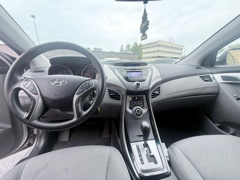 Used 2013 Hyundai Elantra GLS w/ Preferred Pkg FWD image 16
