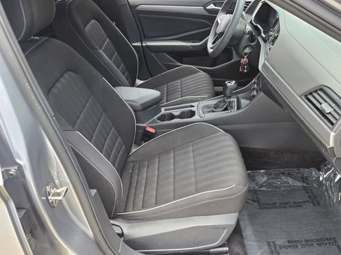Certified 2022 Volkswagen Jetta Sport FWD image 17