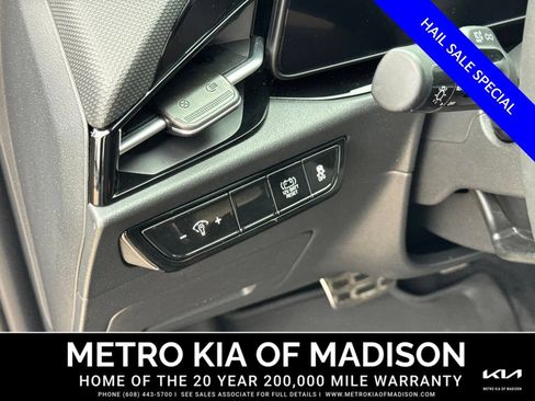 Used 2025 Kia Niro EX Touring FWD image 12