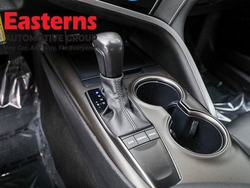 Used 2024 Toyota Camry SE image 13