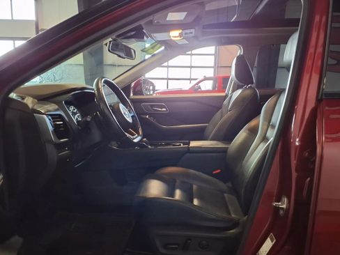 Used 2021 Nissan Rogue SL w/ Premium Package image 18