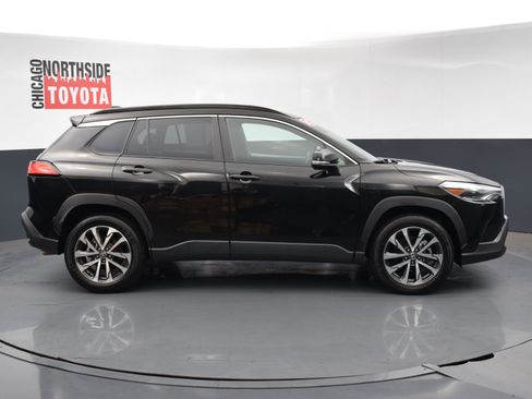 Used 2022 Toyota Corolla Cross XLE image 5
