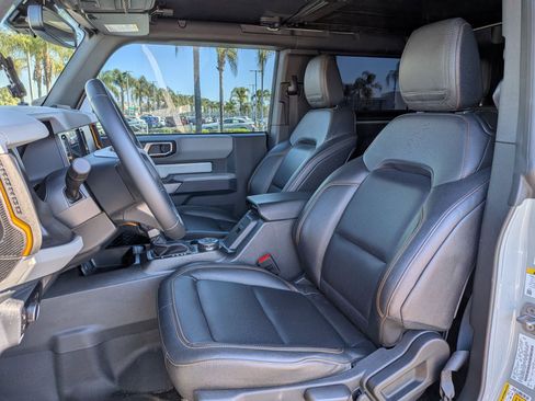 Used 2023 Ford Bronco Badlands w/ Sasquatch Package image 16