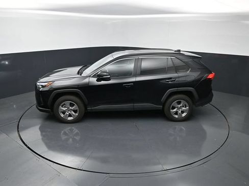 Used 2025 Toyota RAV4 XLE FWD image 17