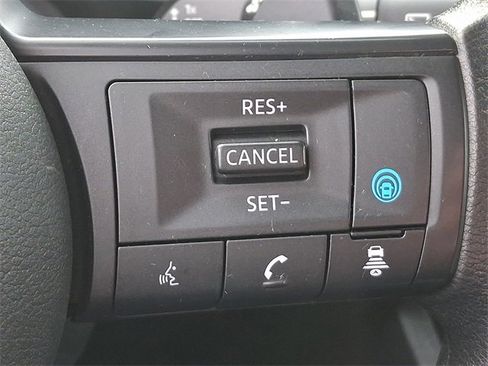 Used 2024 Nissan Rogue SV image 22