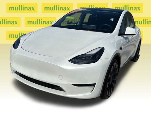 Used 2022 Tesla Model Y Performance image 9