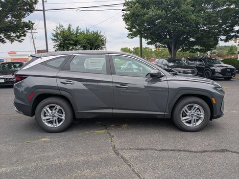 Used 2026 Hyundai Tucson SE FWD image 3