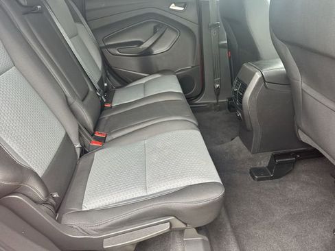 Used 2019 Ford Escape SE image 28