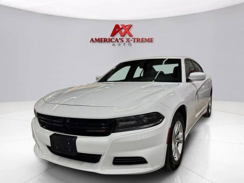 Used 2020 Dodge Charger SXT w/ Leather Interior Group RWD image 2