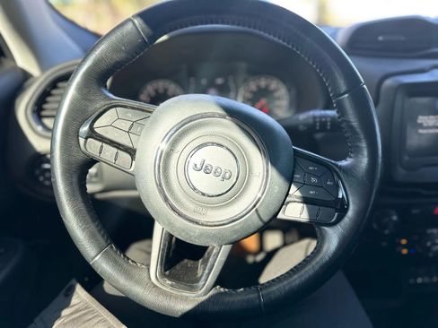 Used 2018 Jeep Renegade Altitude image 8