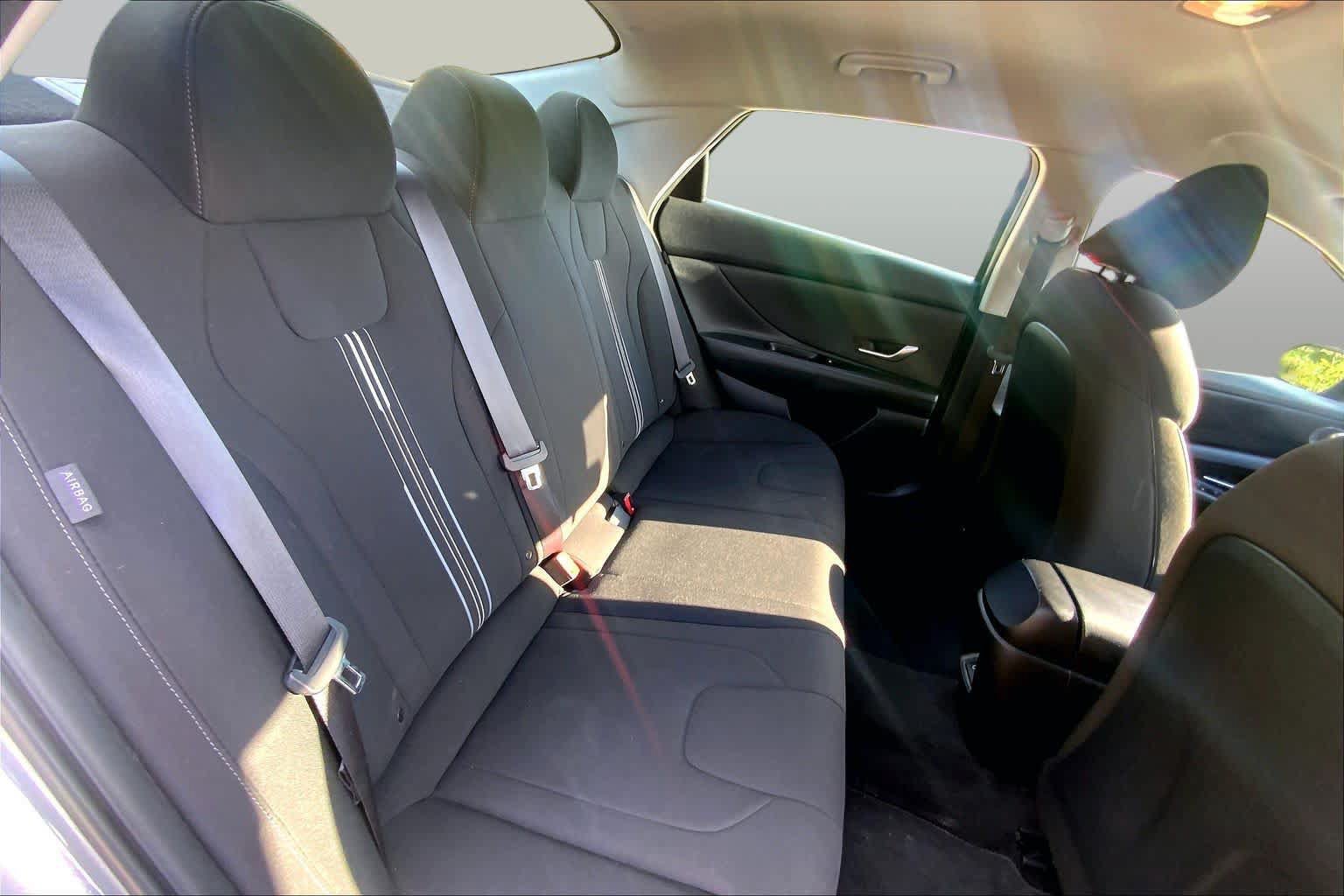Used 2024 Hyundai Elantra SEL FWD image 19