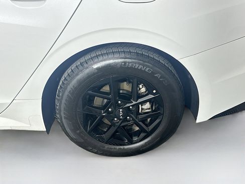 Used 2025 Kia K5 LXS image 11