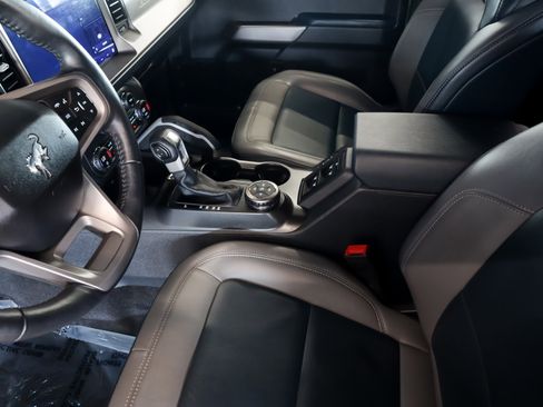 Used 2023 Ford Bronco Outer Banks w/ Sasquatch Package image 18