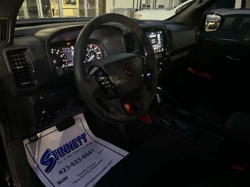 Used 2024 Nissan Frontier PRO-4X w/ Technology Package image 13