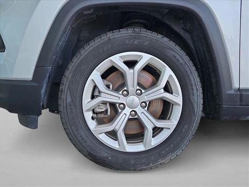 Used 2024 Jeep Compass Latitude AWD/4WD image 22