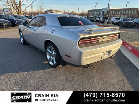 Used 2010 Dodge Challenger R/T image 5