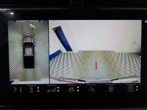 Used 2024 GMC Sierra 2500 AT4 w/ AT4 Preferred Package image 13