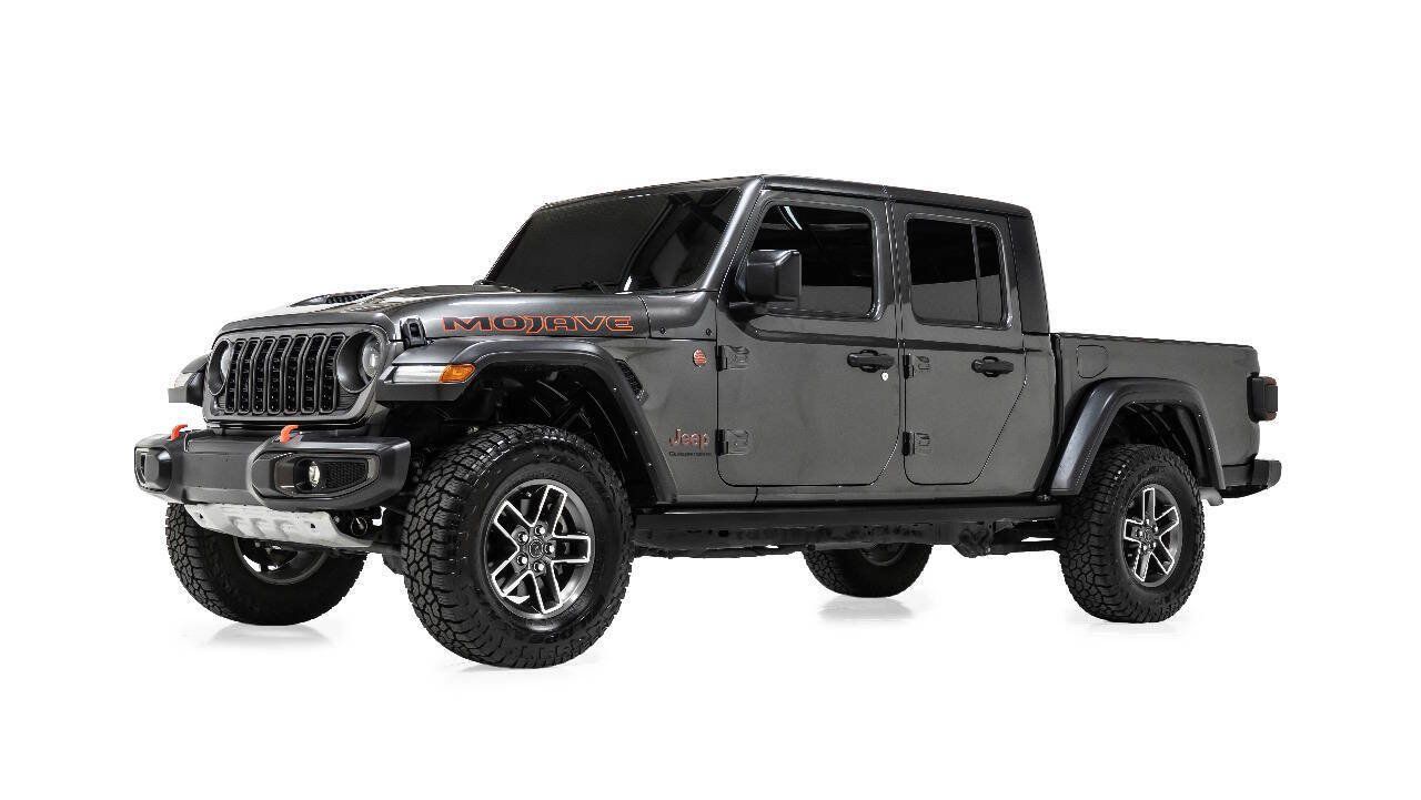 Used 2024 Jeep Gladiator Mojave AWD/4WD image 2