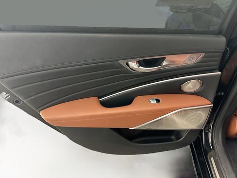 Used 2020 Kia K900 Luxury image 28