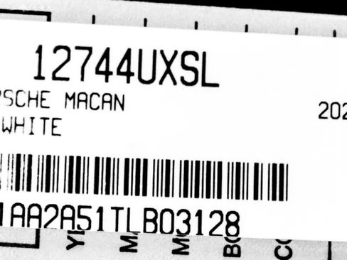 Certified 2026 Porsche Macan AWD/4WD image 33