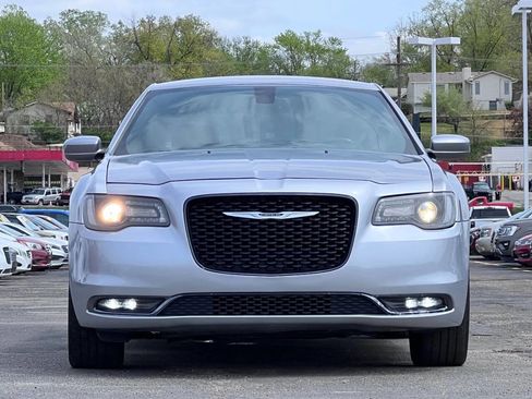 Used 2016 Chrysler 300 S image 2
