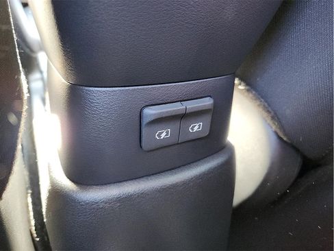 Used 2025 Nissan Kicks Play S image 12