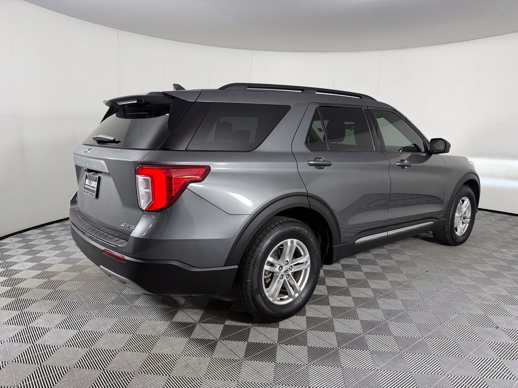 Used 2023 Ford Explorer XLT w/ Equipment Group 202A AWD/4WD image 7