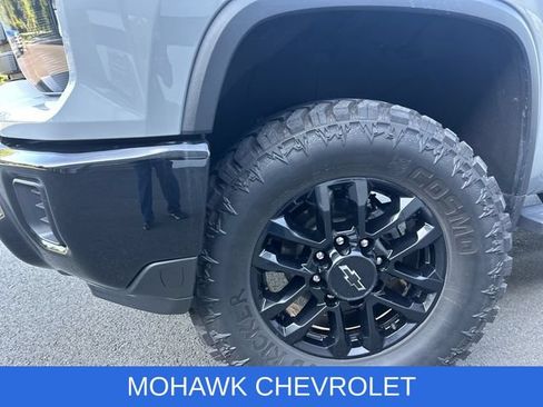 Used 2025 Chevrolet Silverado 2500 Custom w/ Custom Value Package AWD/4WD image 33