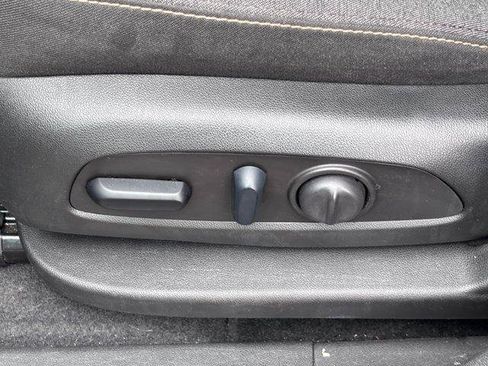 Used 2023 Chevrolet Equinox LT FWD image 17