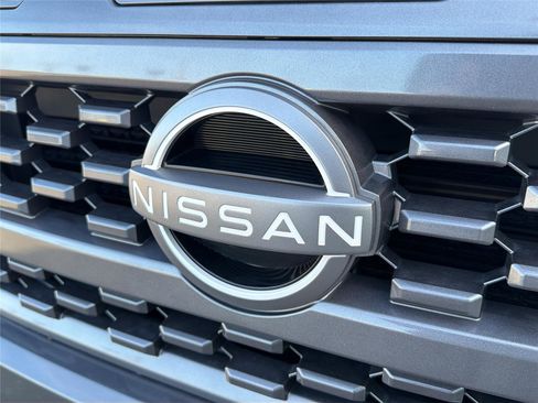 Used 2025 Nissan Frontier SV w/ SV Convenience Package image 30