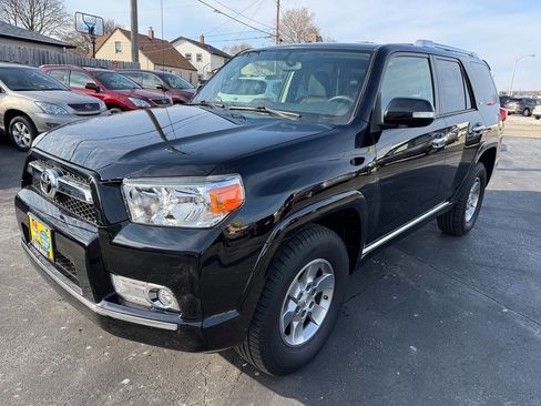 Used 2011 Toyota 4Runner SR5 w/ Convenience Pkg AWD/4WD image 4
