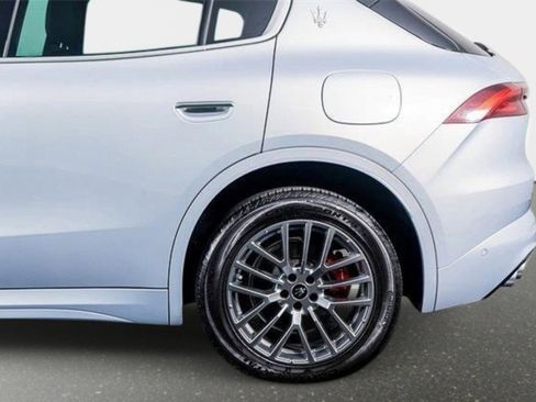Used 2024 Maserati Grecale GT image 29
